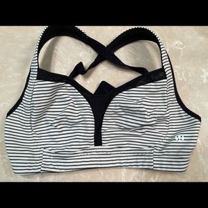32D Lululemon Tata tamer Angel stripe